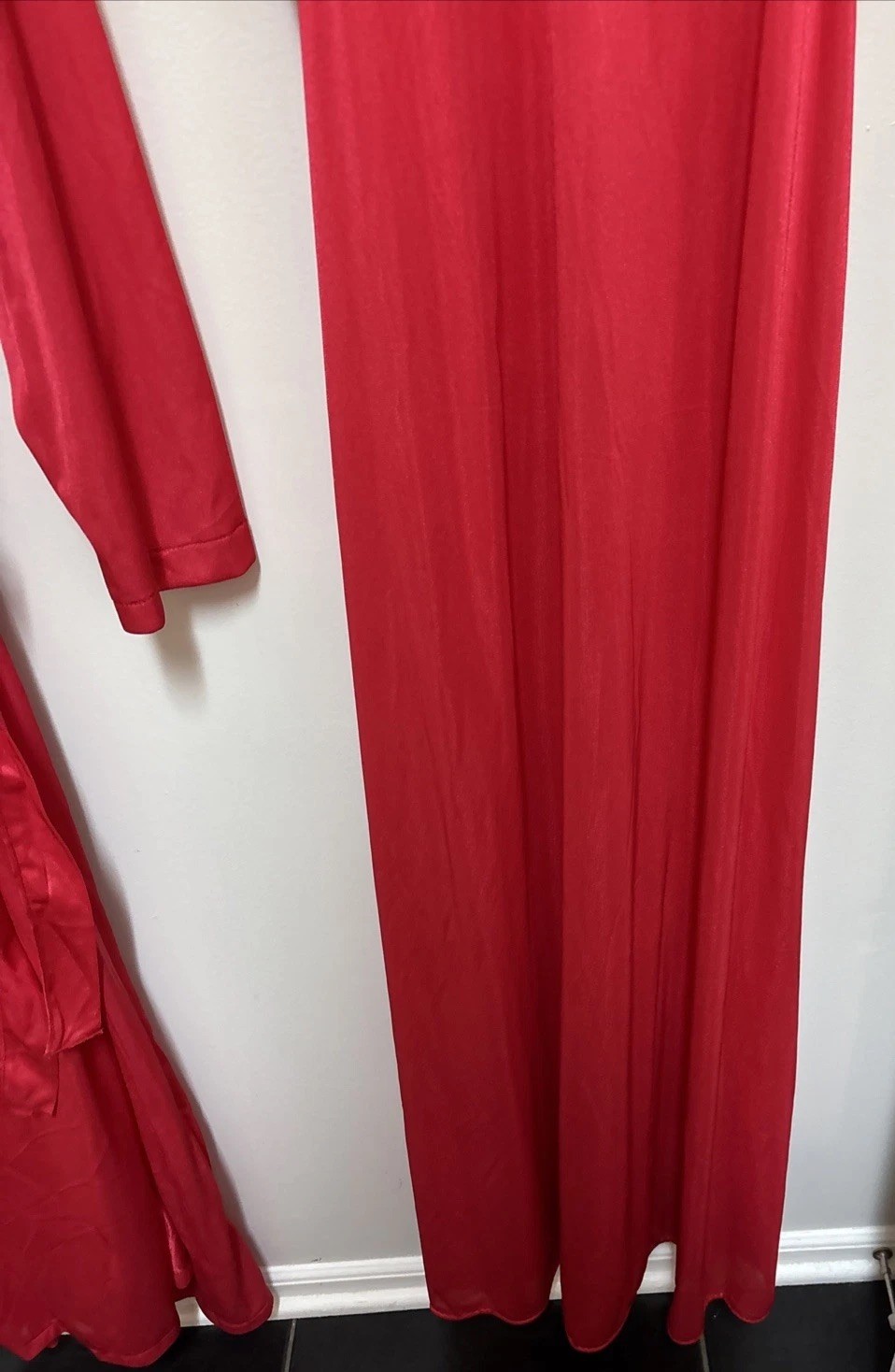 Flaw Vtg Soft Moments Peignoir Set NIGHTGOWN & ROBE Red Embroidered Trim Small