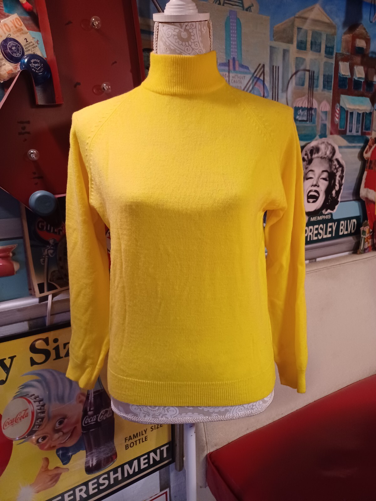 True Vtg Mid-century 1960s Lightweight Yellow Turtleneck Sweater MCM Mod S/M