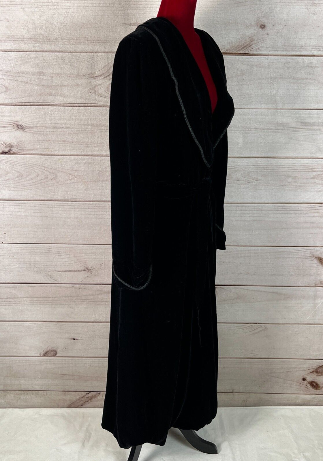 Vintage Georgette Trabolsi Neiman Marcus Womens Robe Medium Black Velvet Belted