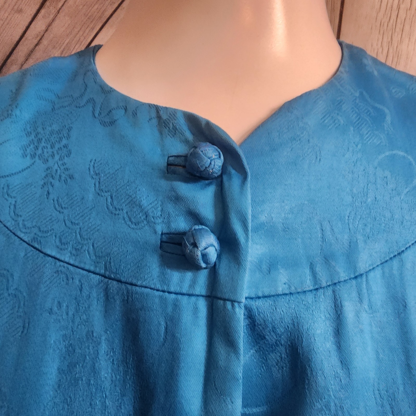 Vintage Mme. Butterfly Blue Japanese Kimono Style Dress Robe Silk Feel (M)