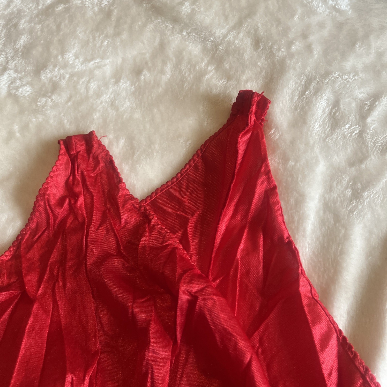Woman’s FeatherBed NYRed Nightie Nylon Removable feather Side split Vtg Sz Sm