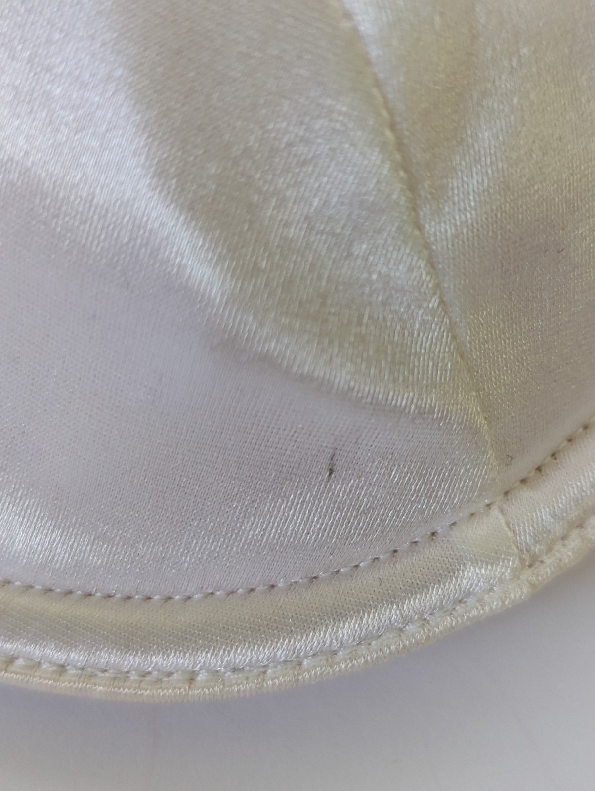Vintage Victorias Secret Second Skin Satin Bra Miracle White Bow 34C 2002