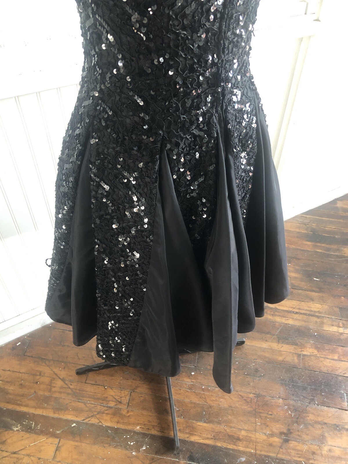 Elegant 1980’s Black Sequin & Ribbon Strapless Dress, XS/S