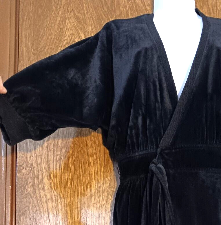Vintage Jonathan Logan Black Velvet Robe Mid-Calf Size Small