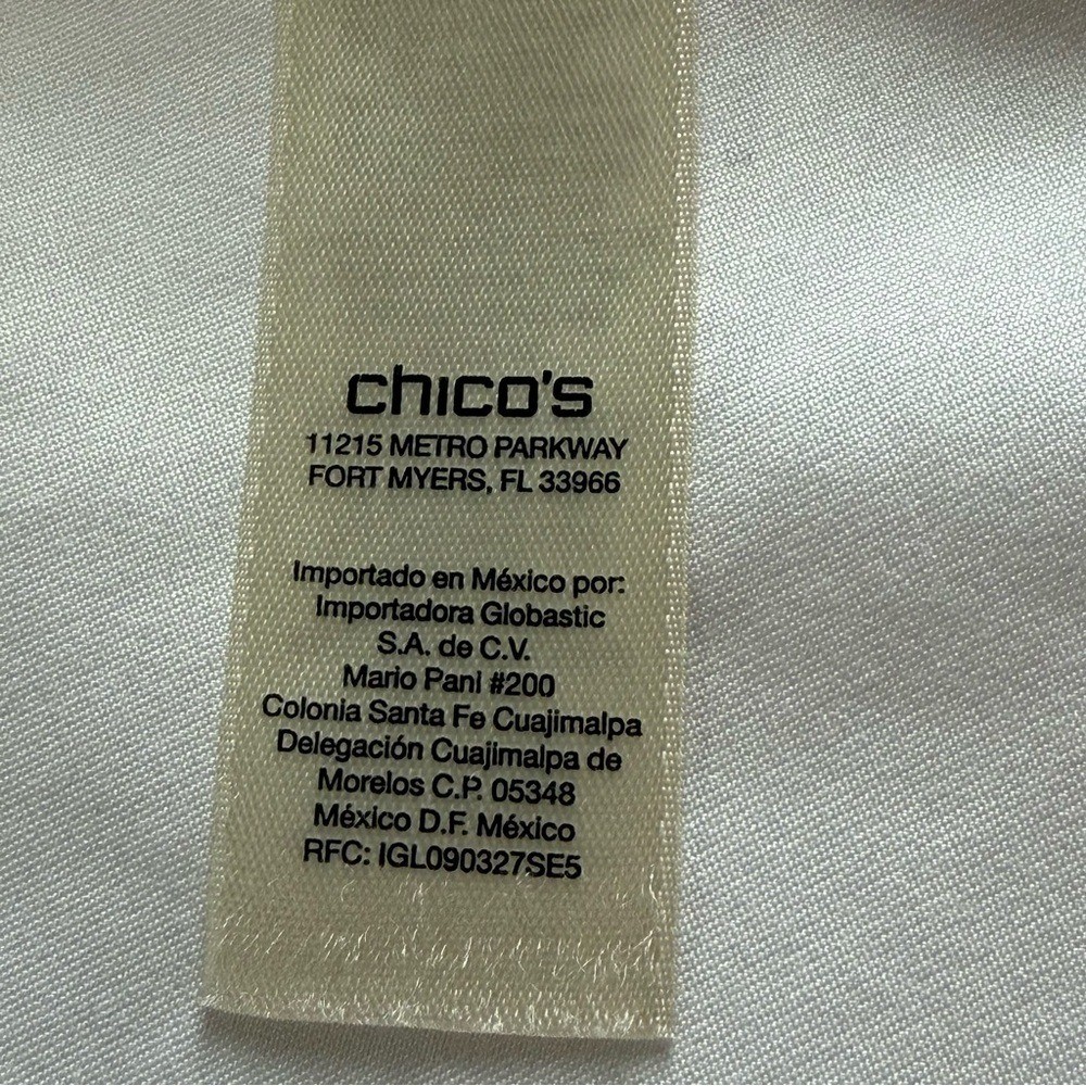 Chico’s White tailored Classic Timeless no iron Button Blouse size small medium