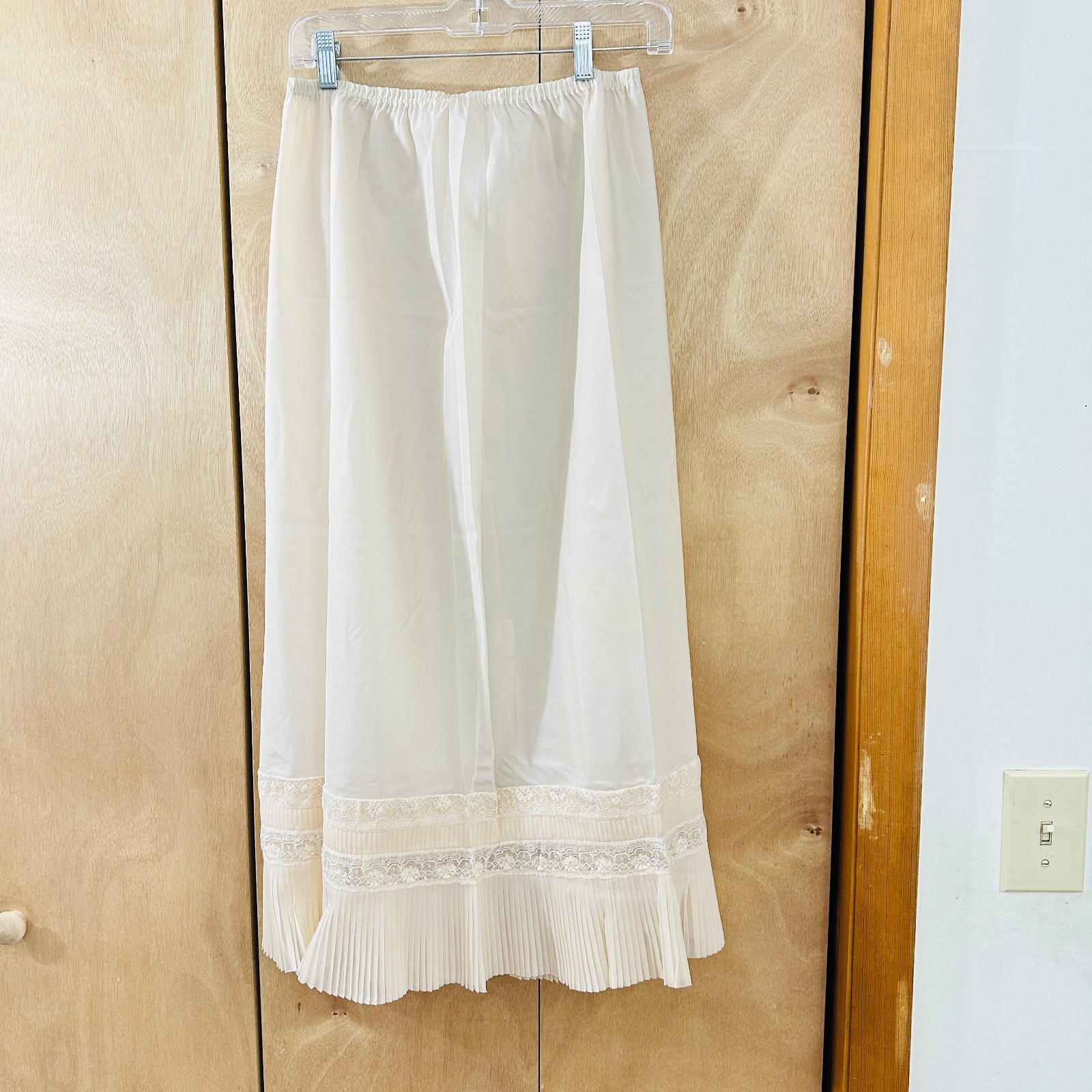 Late 1970s Lorraine Taffeta Half Slip F Large Long 7 1/2″ Lace Added Flaws