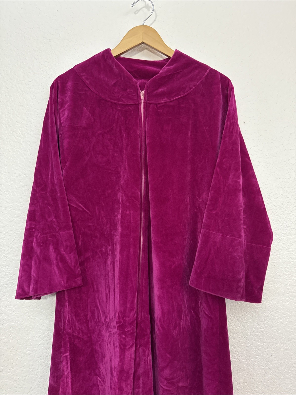 Vintage Handmade Velvet Housecoat Robe Magenta Full Length Zip Size Small NWOT