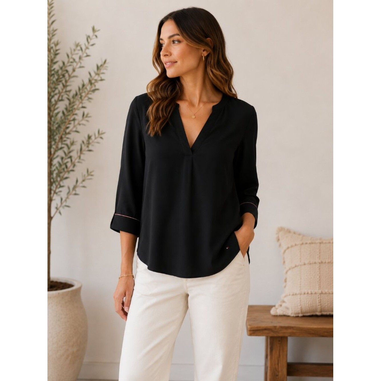 Tommy Hilfiger Black Split Neck Blouse Women’s Medium 3/4 Sleeve Viscose 1273