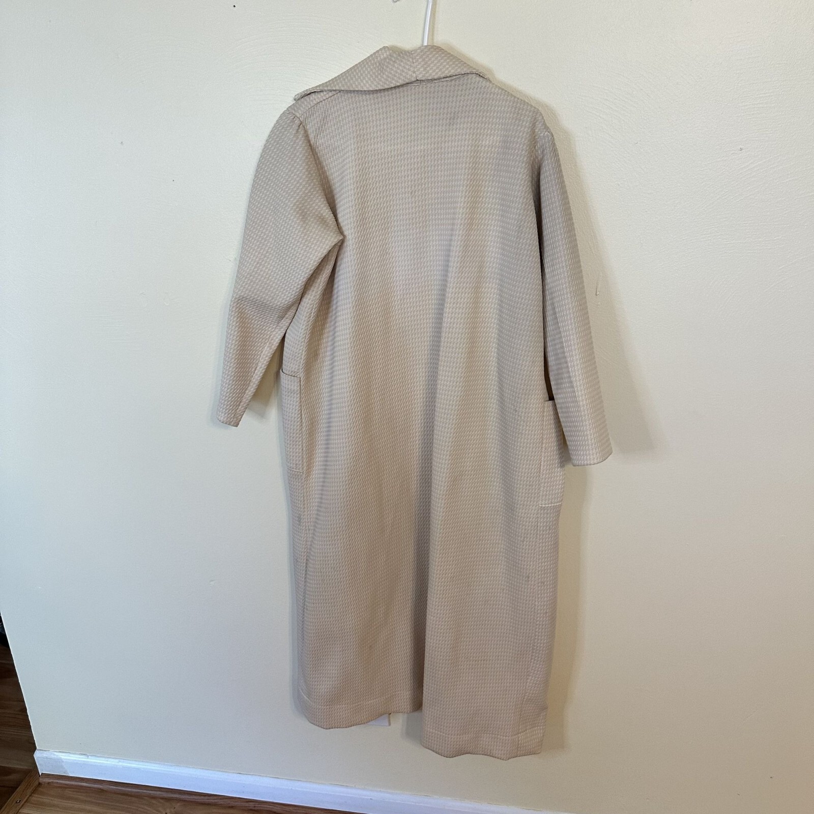 Vtg Womens Beige Longline Cardigan Duster Coat Robe Open Front & Pockets 70s OS
