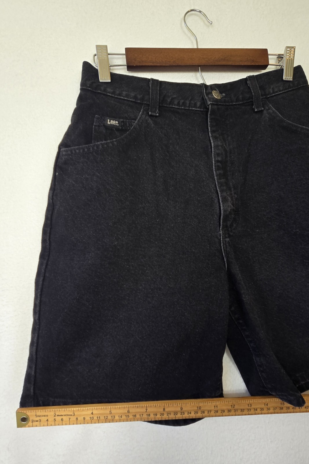 Vtg Lee Black Wash Mom High Waisted Long Shorts Womens Sz. 12 Med Fits Sz 8