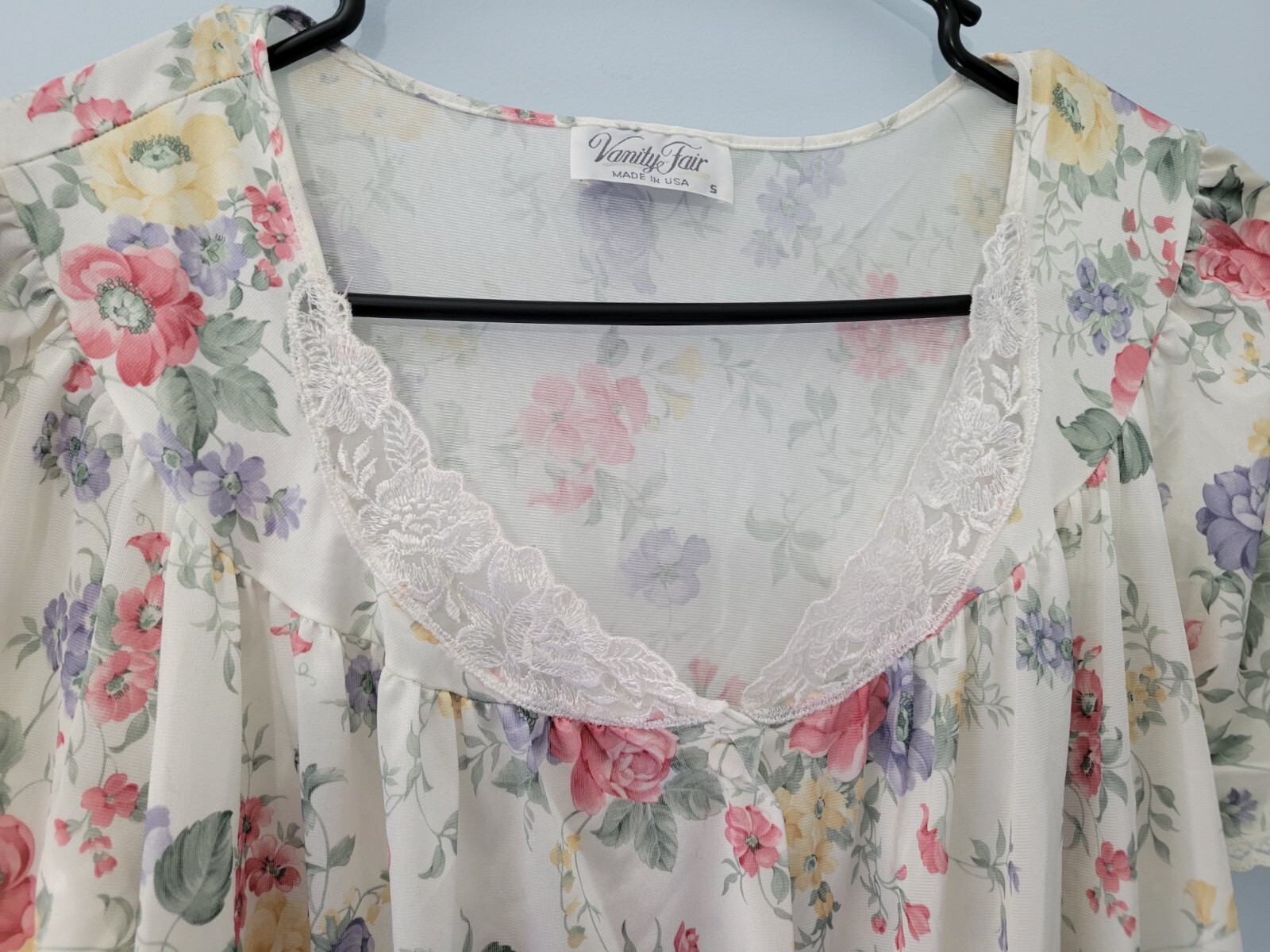 Vtg Vanity Fair Floral Robe/Gown Button Front S Lace Neck Inset Knee Length READ