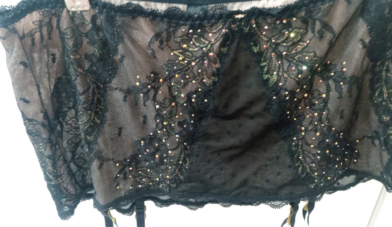 Victoria’s Secret Lace w/Glitter Panties V string Black Garter Belt/Size L/ NWT