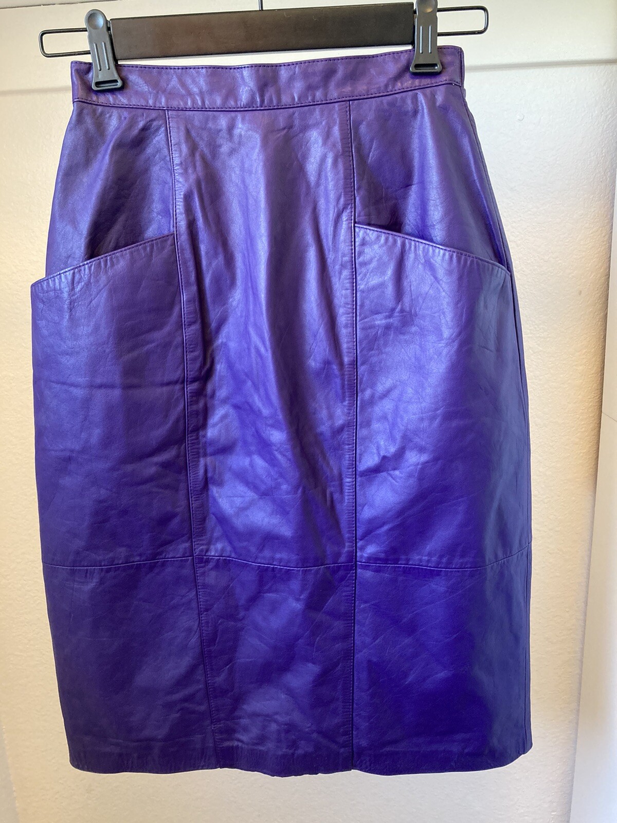 Jaqueline Ferrar leather purple skirt size 6