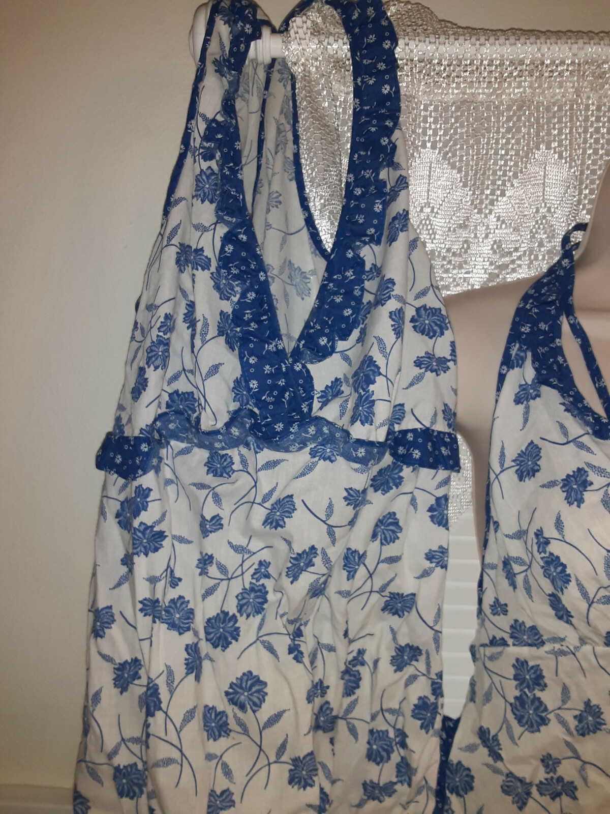 3 PIECE VINTAGE AMISH STYLE / SEARS LADIES BLUE FLOWER SUN DRESS, TOP & SHORTS