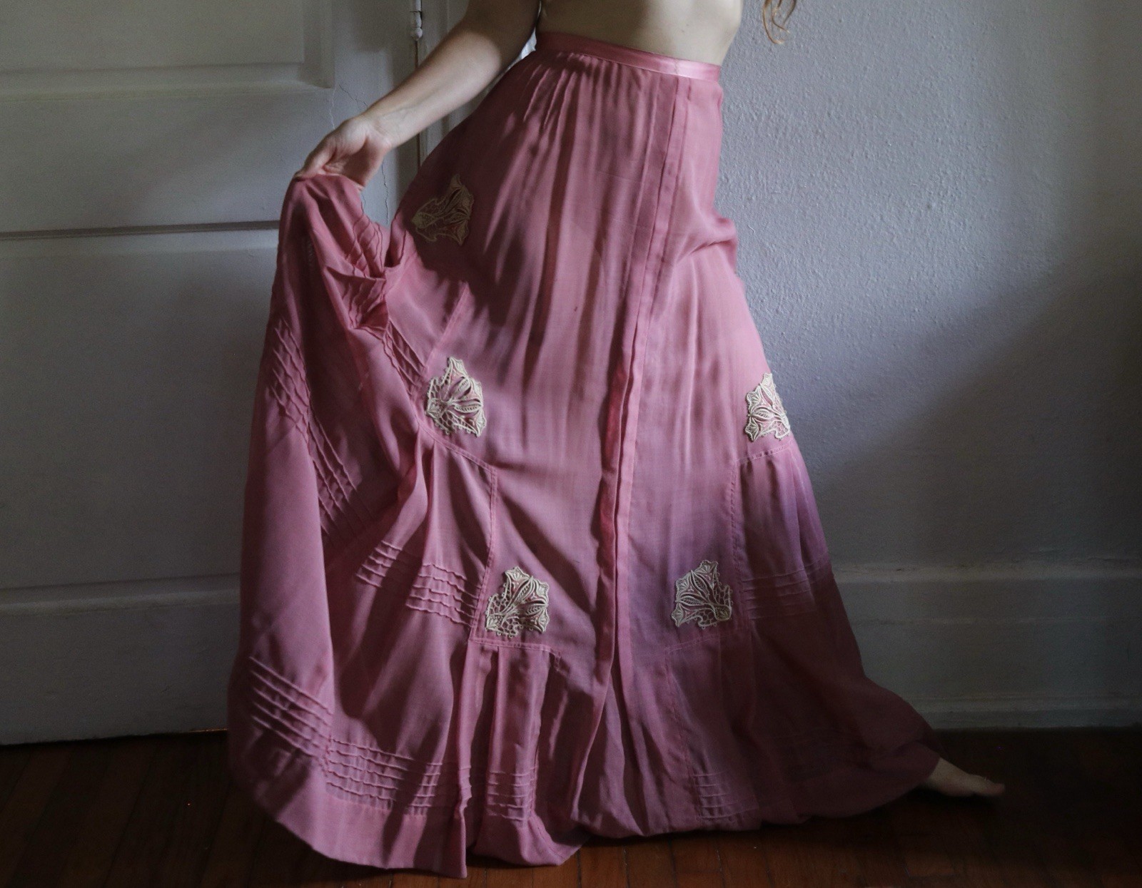 Antique Late Victorian/Early Edwardian Dusty Rose Pink Trained Skirt w/ Crochet
