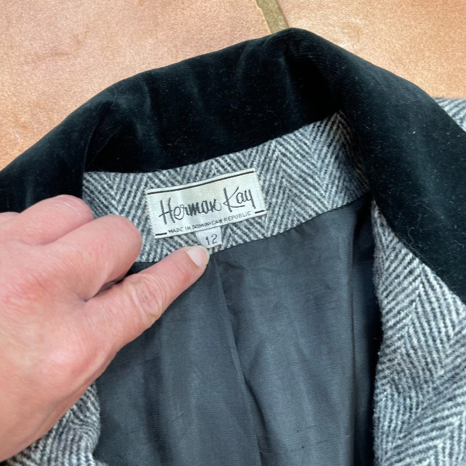 Herman Kay Vintage Double Breasted Wool Gray Herringbone Peacoat Velvet Collar12