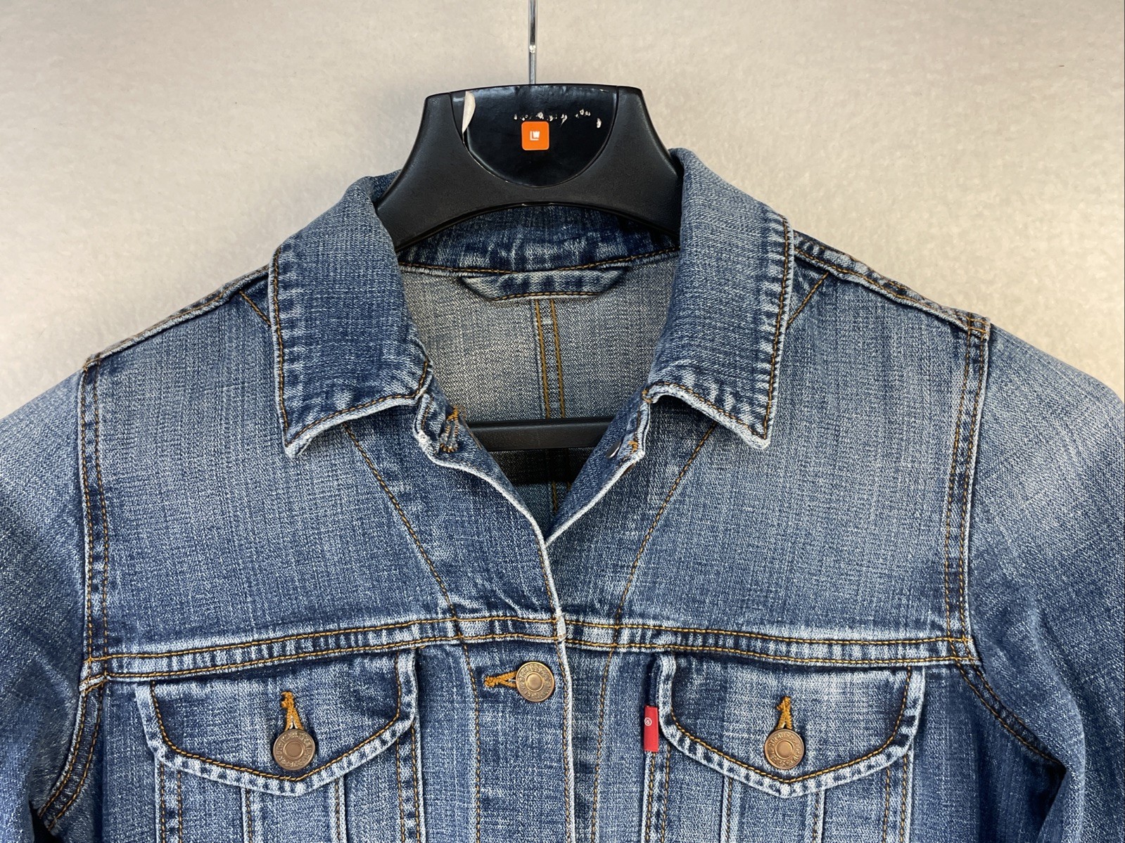 Levi’s Blue Denim Jean Jacket Fitted Cropped Size Medium Women EUC