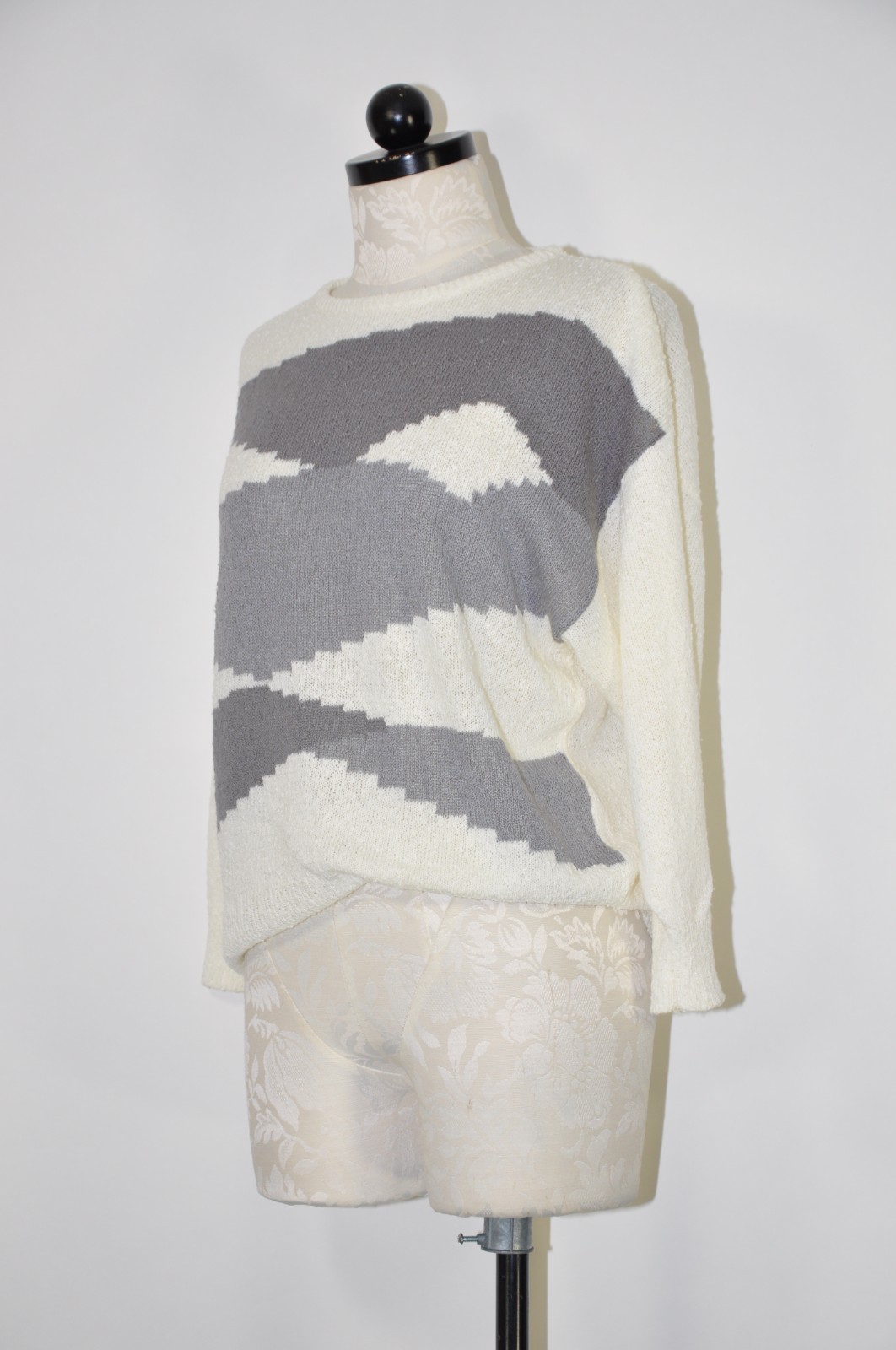 80s Vintage White Gray Clouds Silky Nubby Knit Top Pullover Sweater Women M L