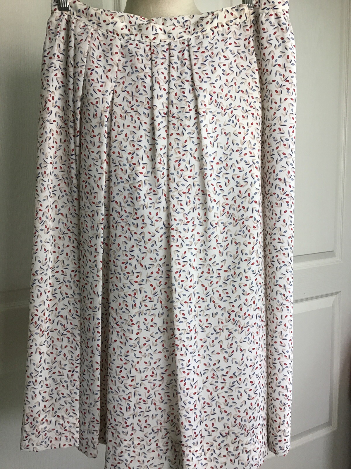 Vintage Schrader sport New York blue and burgundy print skirt 14