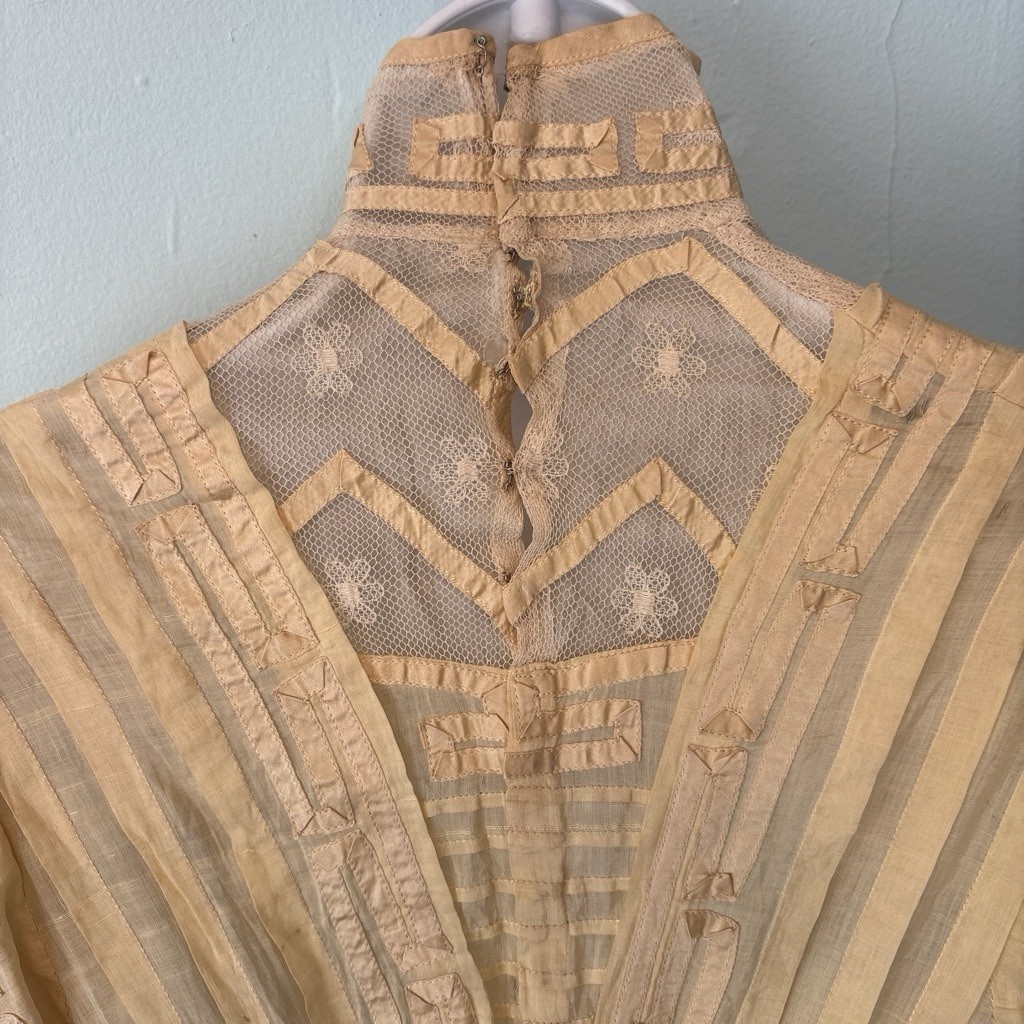 Antique Edwardian cream silk cotton lawn garden party wedding gown dress 1900s