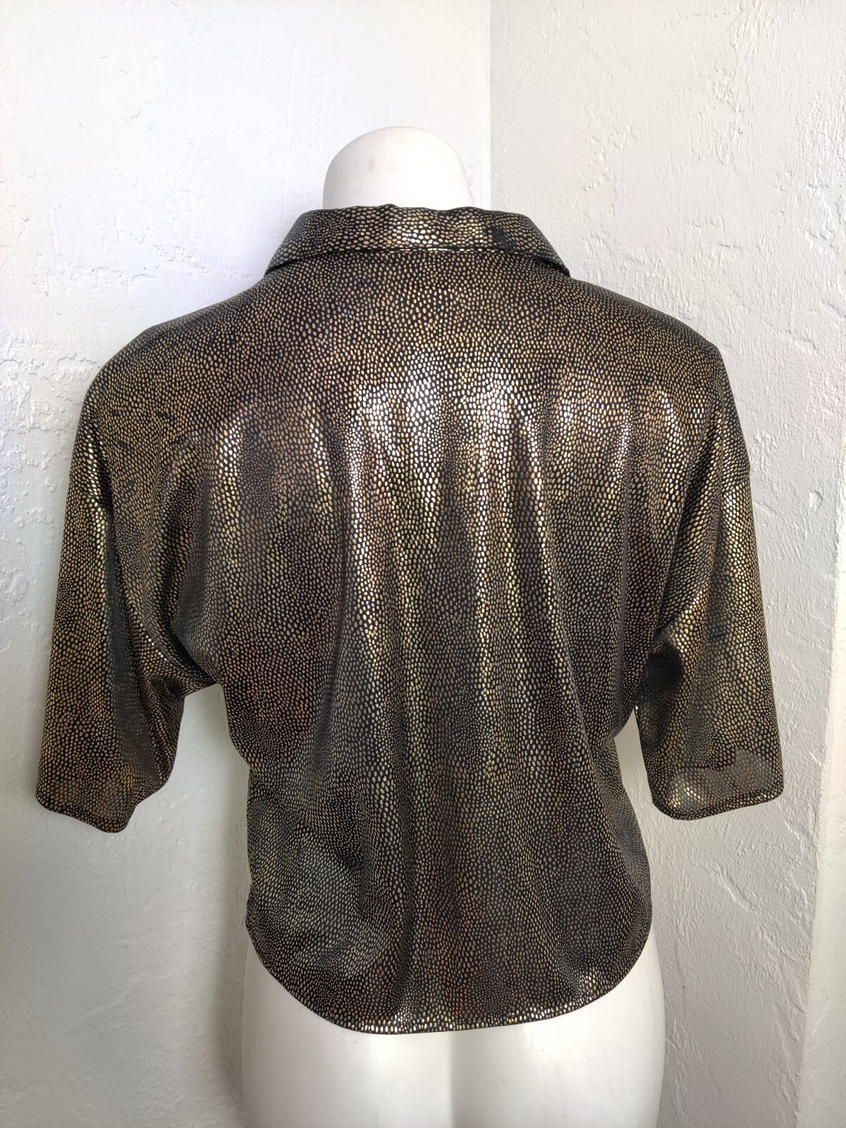 Vintage Gold Prezzia Sportwear Internazionale Retro Metal Large Button Blouse **