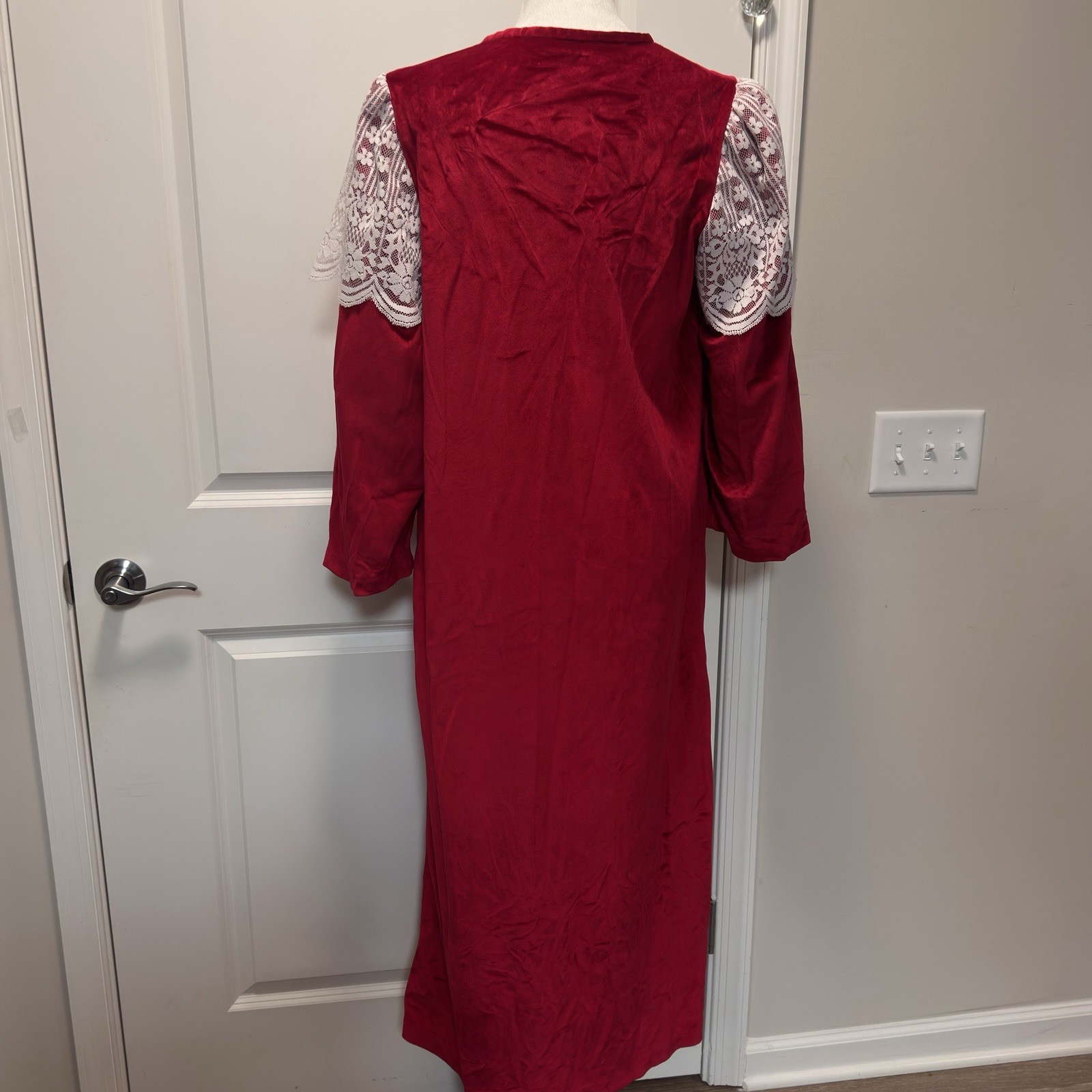Vtg Brandywine Red Velvet Velour 1/2 Zip Robe Victorian House Coat, Large 1970s