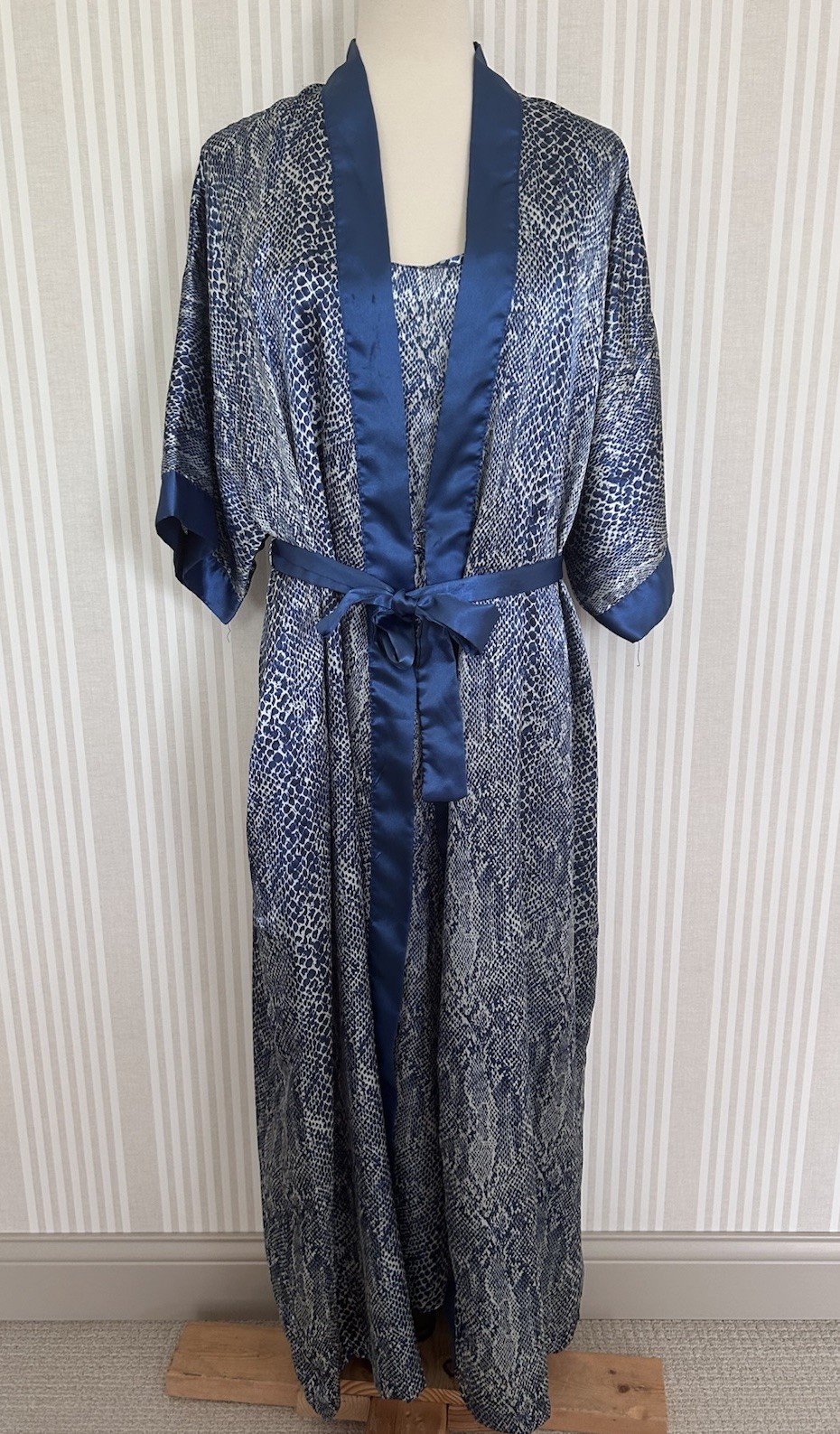 Vtg Contessa Di Roma Blue Snake Print Satin-Trim Long Robe & Nightgown Set Sz M