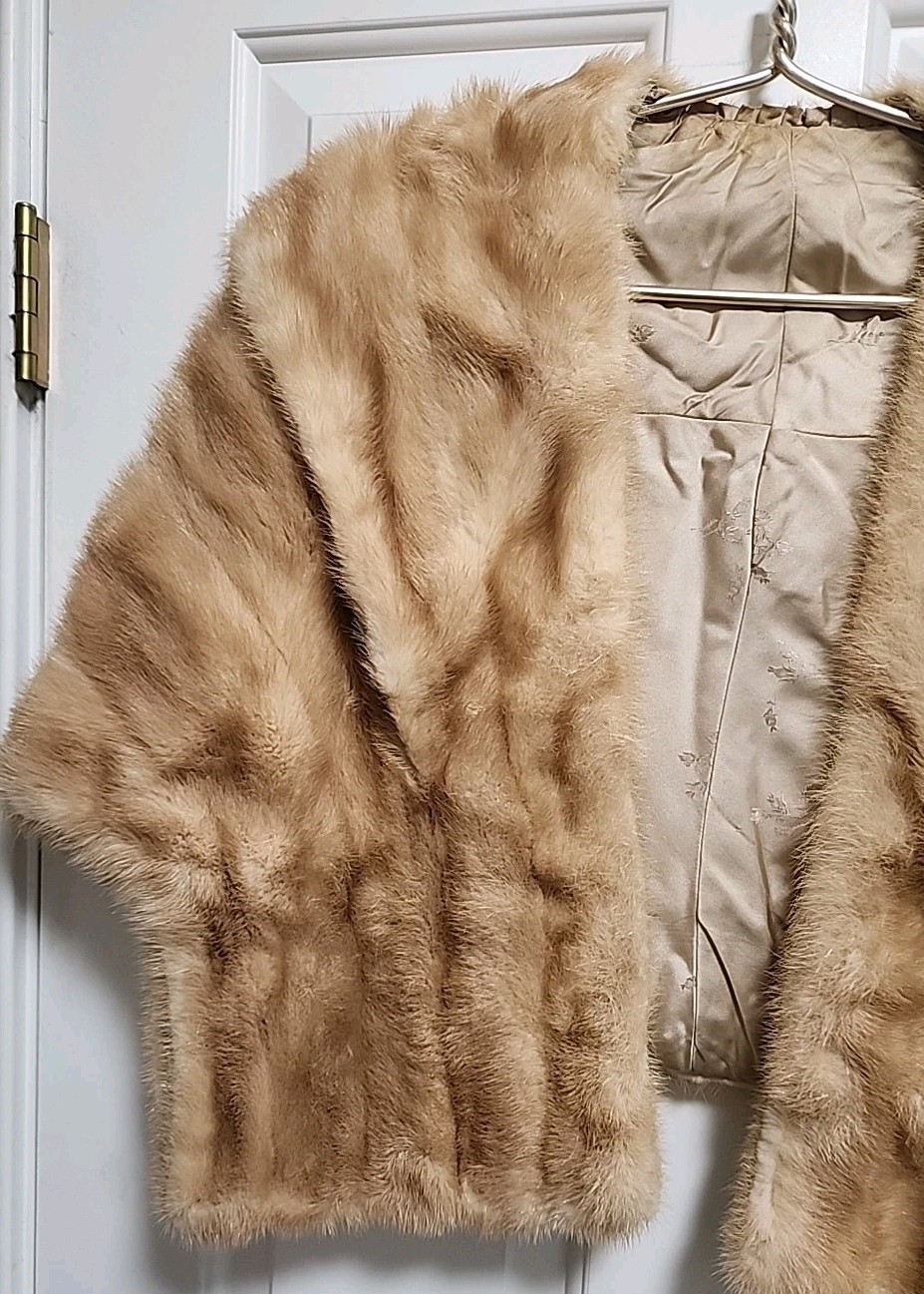 Vintage 60’s Blonde 2-Way Mink Fur Wrap/Stole ~ Satin Lined Pockets ~ One Size