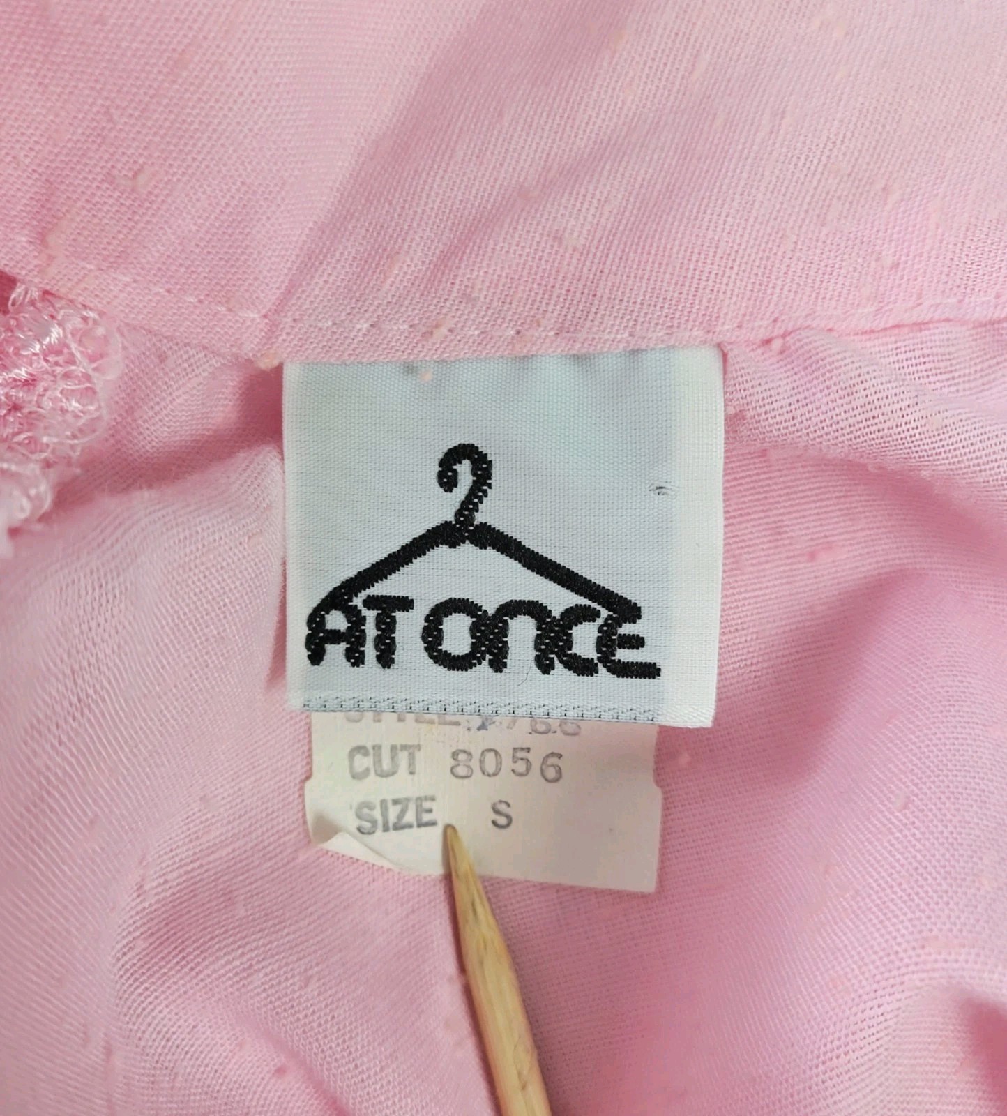 Vintage At Once Pink Drop Shoulder Blouse w Lace Neckline Size Small