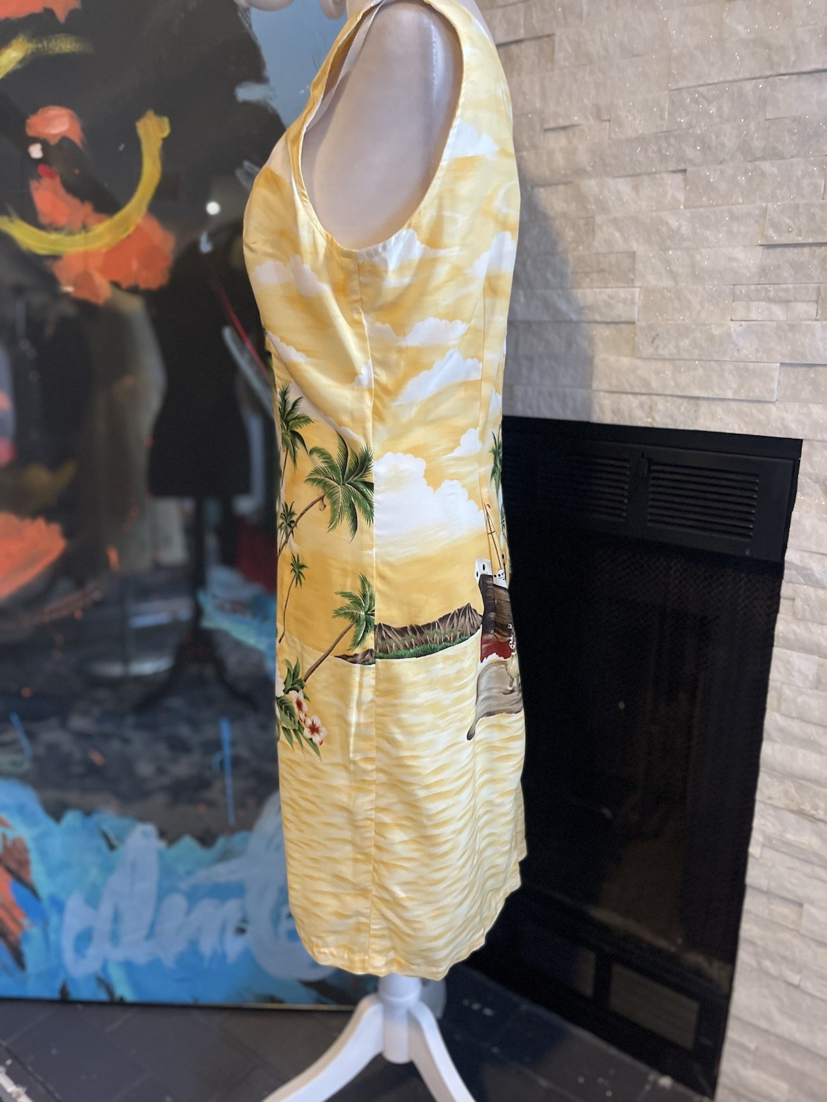 vintage hawaiian dress Yellow Hulu Dancers Size Medium Tropical Sun Dress
