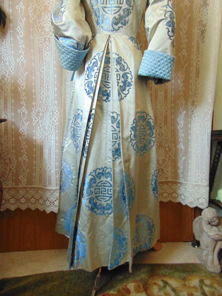 VTG 40s Ying Tai Co ORIENTAL FITTED SILK SATIN DRESSING GOWN ROBE W BATS 27W