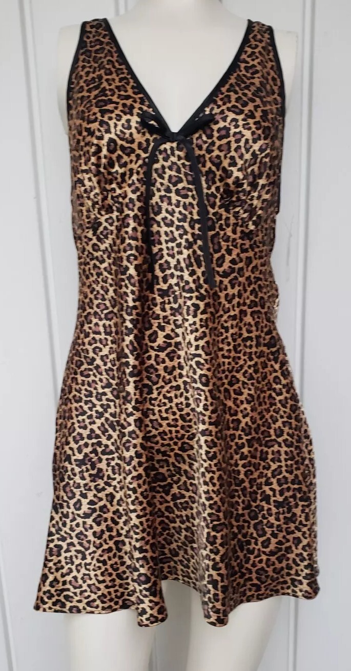Vintage Marilyn Monroe by Warner’s Satin Animal Print Nightgown Size Medium NEW