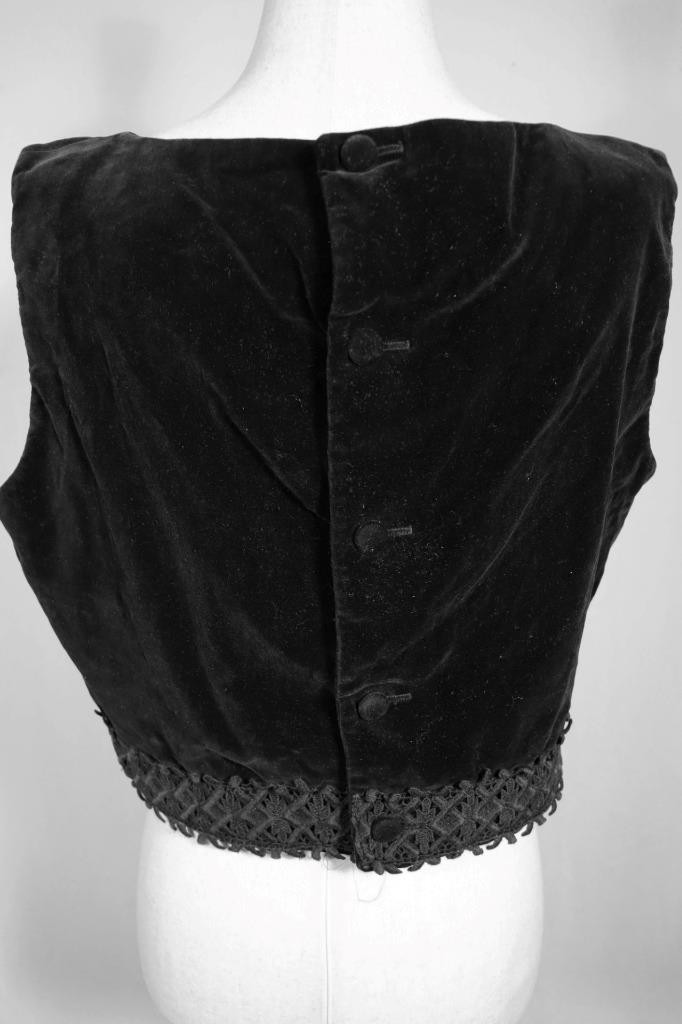 Vintage 1960’s Black Velvet Top Size Large Excellent Condition