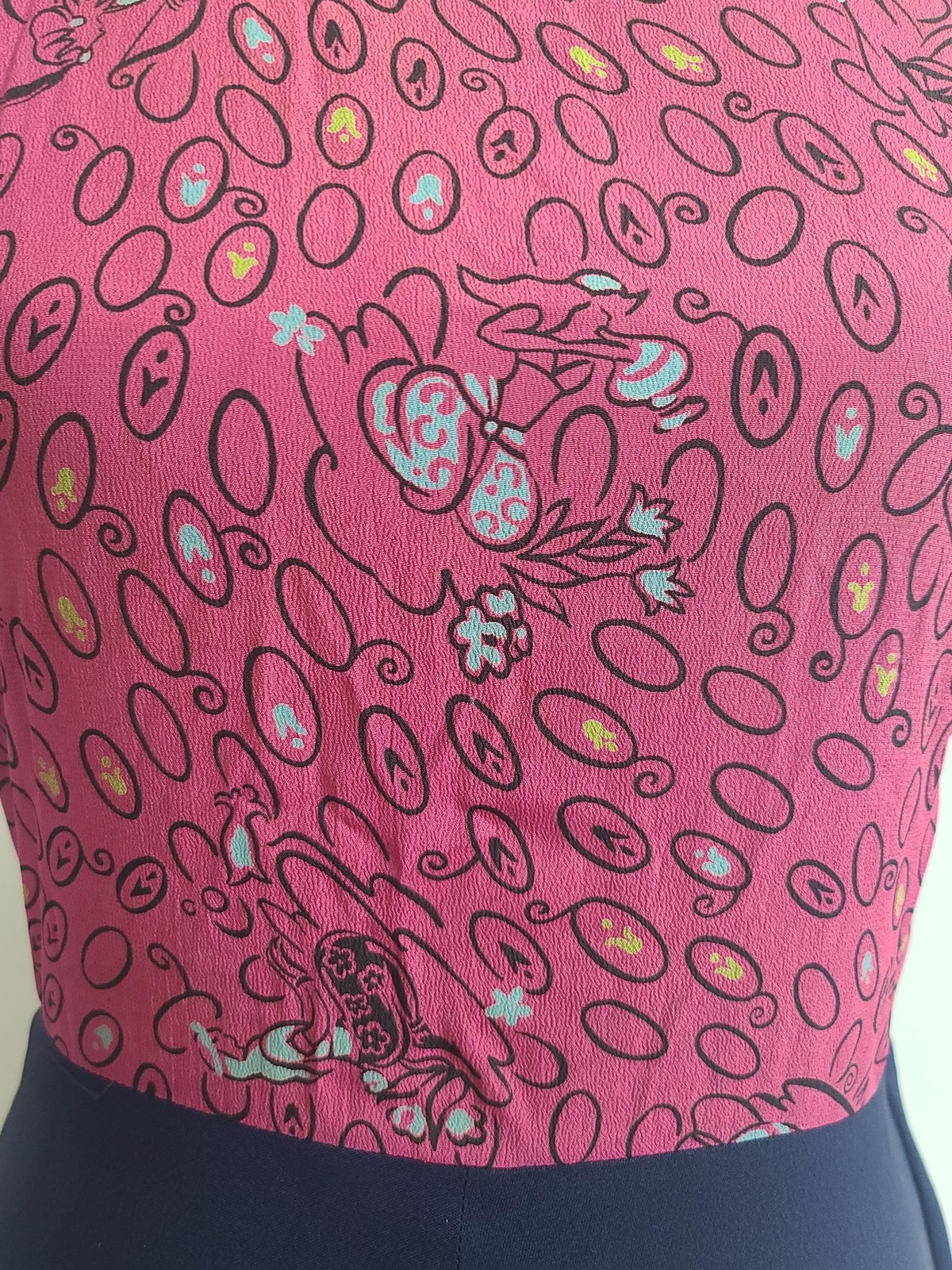 Vintage 1940s Genie Deer Animal Novelty Print Dress Pink Blue Rayon (Waist 27″)
