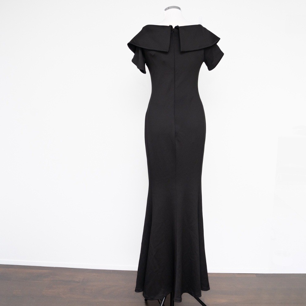 Black Halo. Fiori Black Stretch Gown.