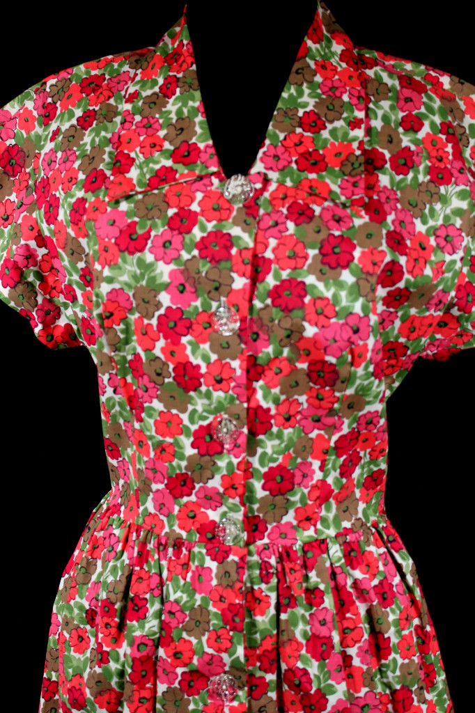 EXCEPTIONAL DEADSTOCK VINTAGE 1950’S VIVID FLORAL COTTON PRINT DRESS SIZE 10-12