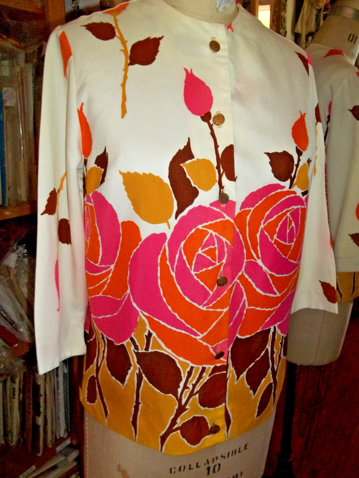 Vintage Jacket / top Lightweight Aladdin 50’s 1960’s Bold Flowers Rose Bud S