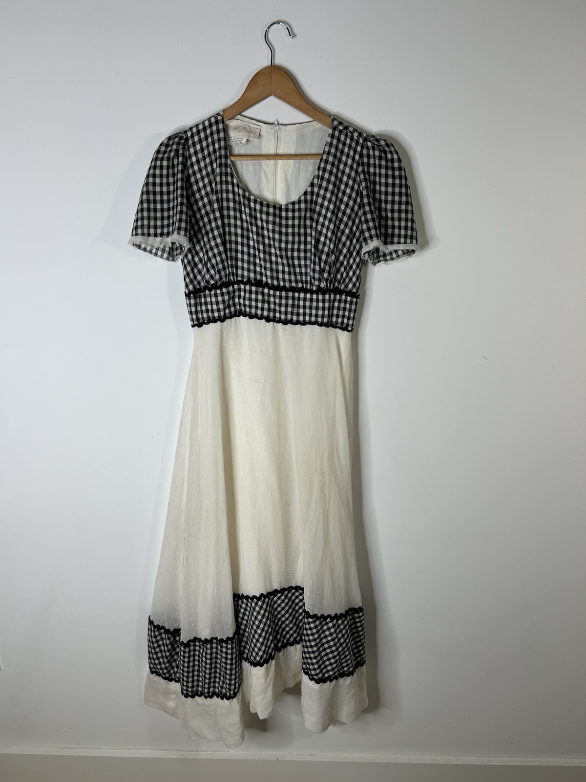 Vintage 1970’s Melinda Dresswome’s White Gingham Maxi Prairie Cottage Core