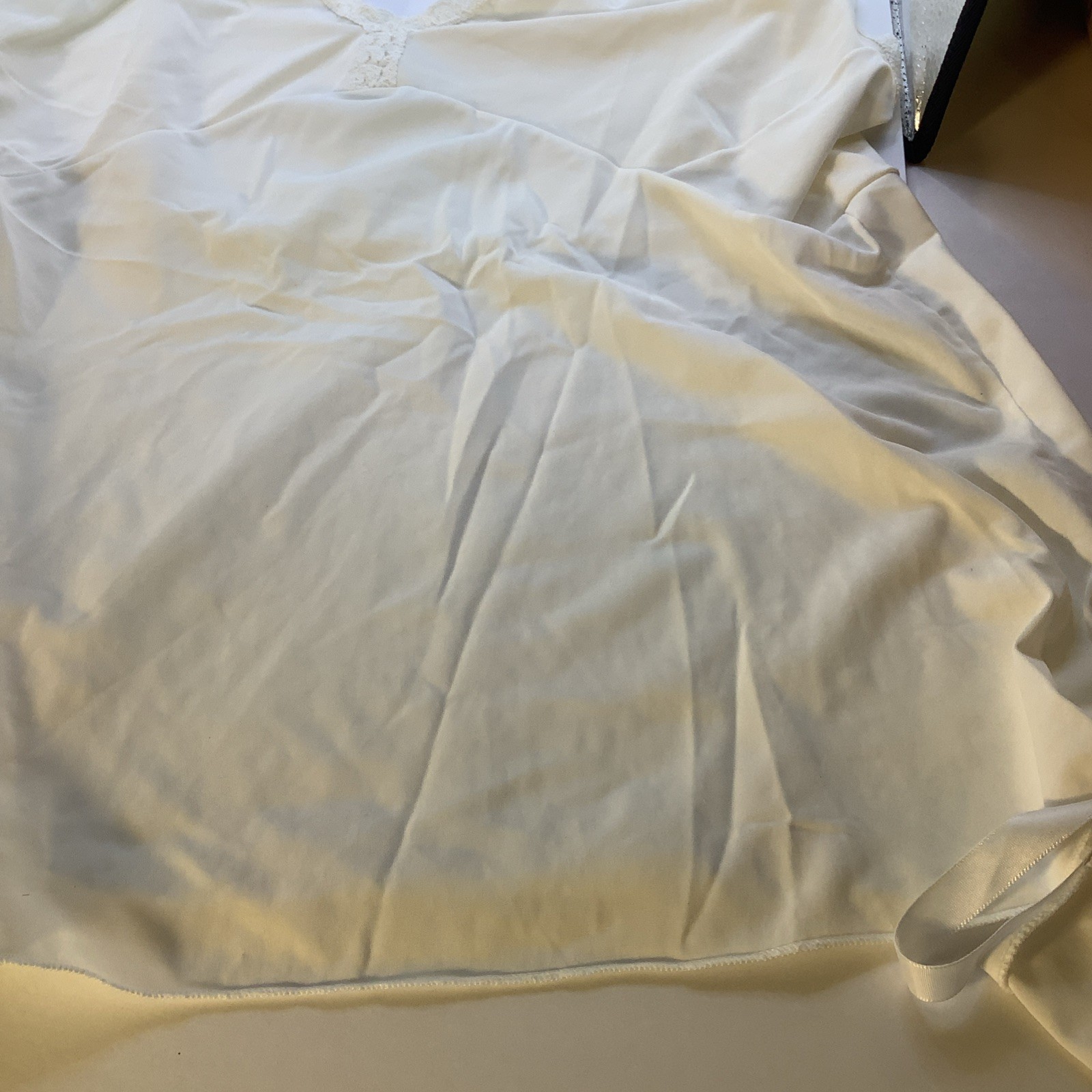 Lot Of 4 Vintage Shadow Line Camisole/3 Ivory, 1 White Sz 40