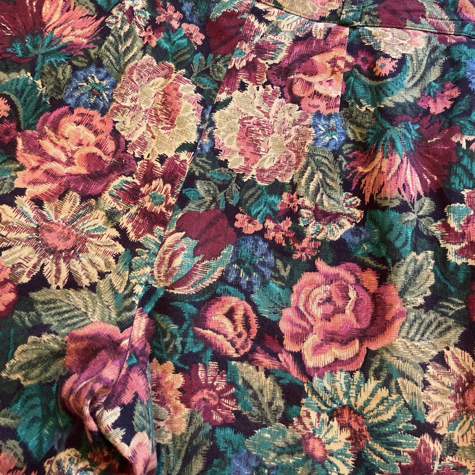 VINTAGE • 1980s/1990s MADE IN USA COTTON FLORAL HIGH WAIST TAILORED GOLF SHORTS