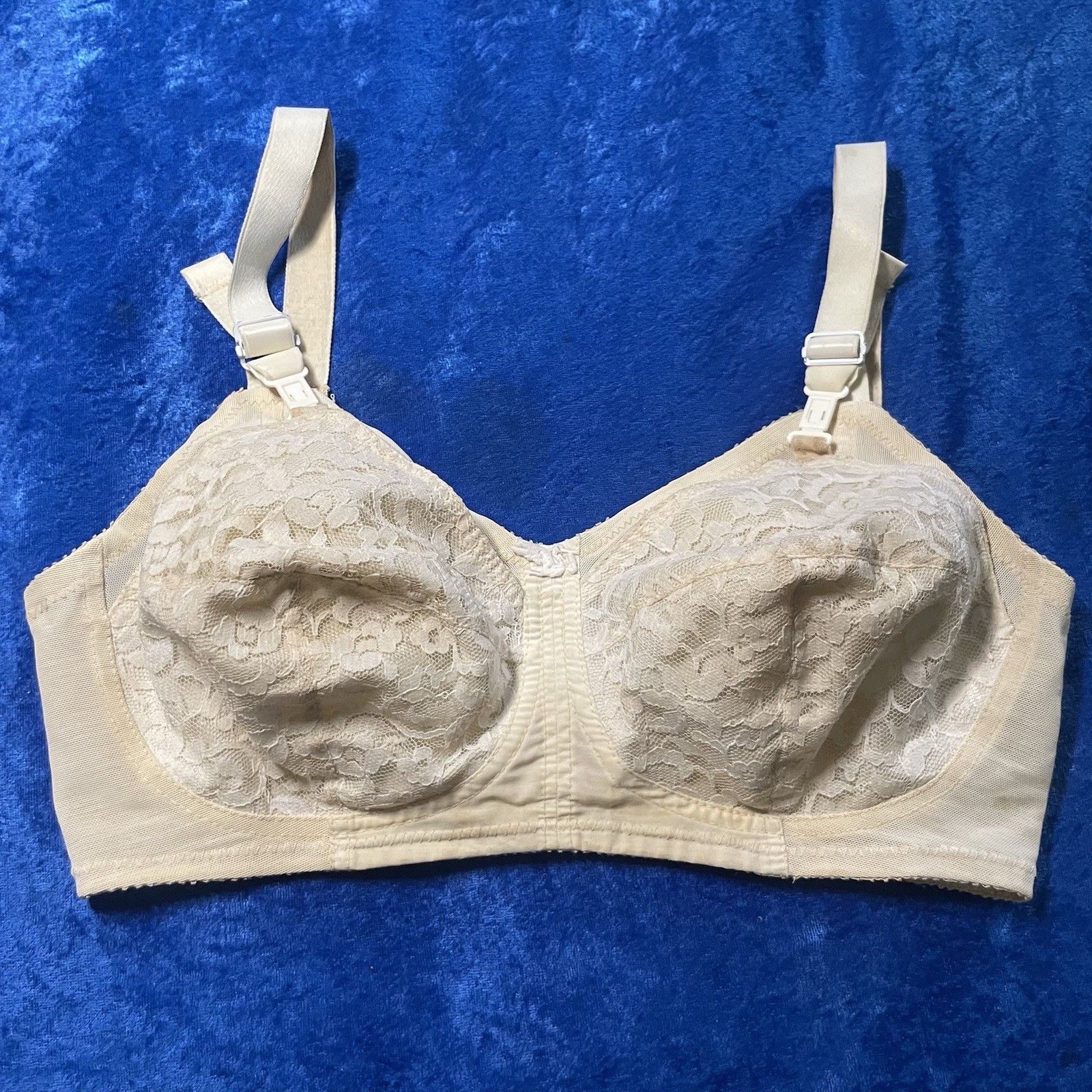 Vintage Sears Bra Nylon Lace 34d? Tag Faded Fair Condition Staining