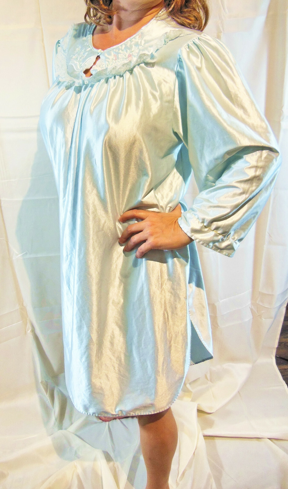 STARDUST VINTAGE BLUE SATINY EMBROIDERED COTTONY LINING NIGHTGOWN L XL EVC