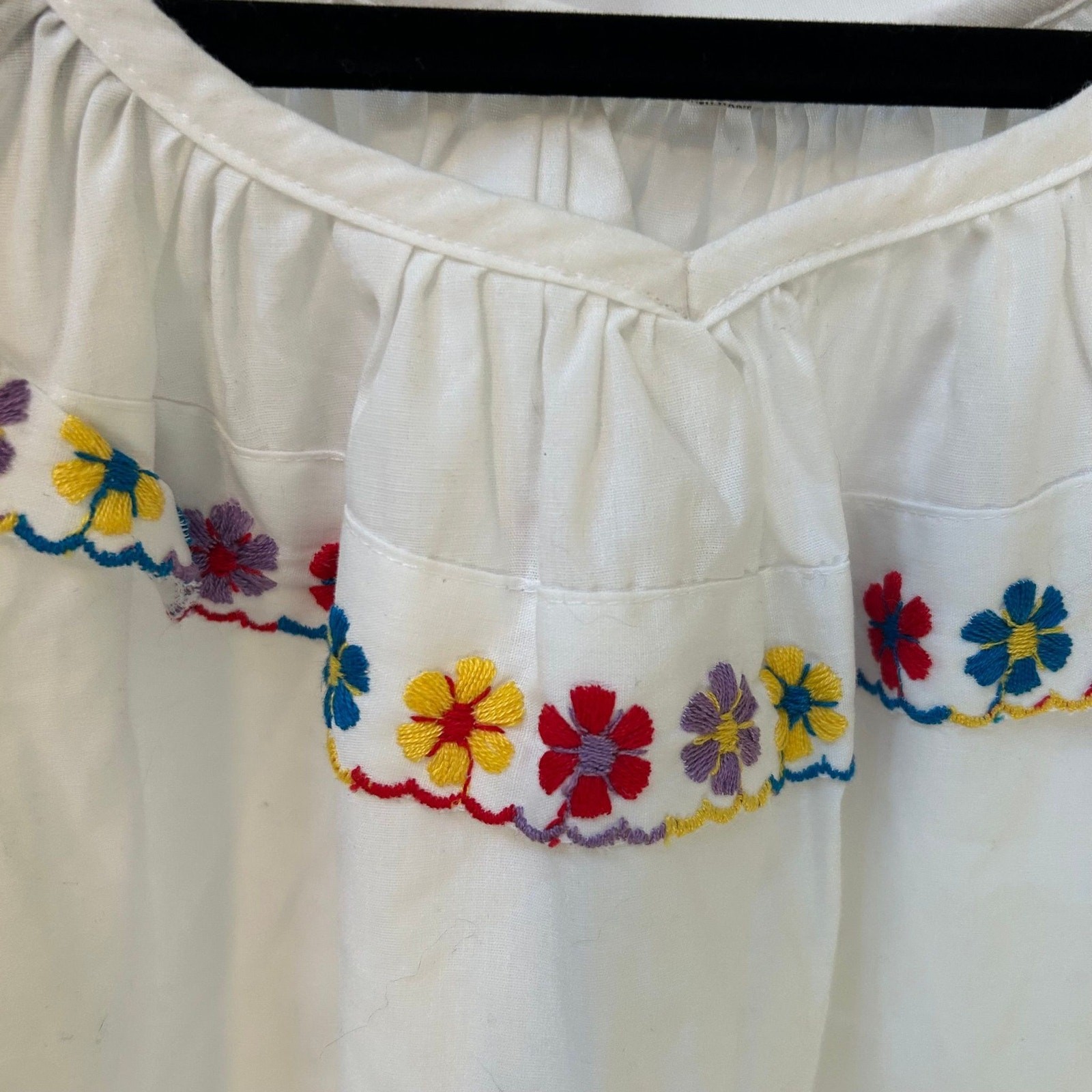 VTG Rockmount Ranch Wear White Floral Embroidered Ruffle Peasant Blouse Boho