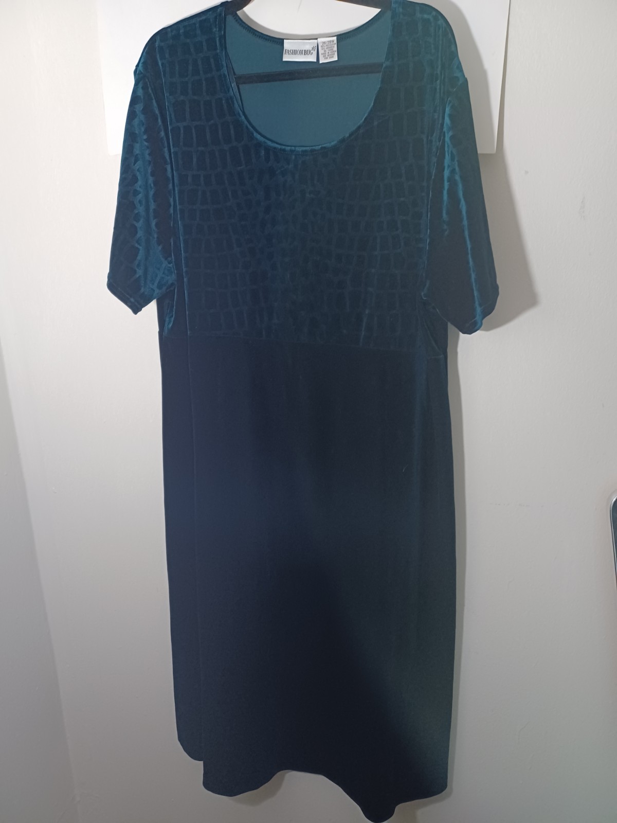 Fashion Bug Woman’s Vintage 1990’s Soft Velvet PullOn Dress Green 26/28W