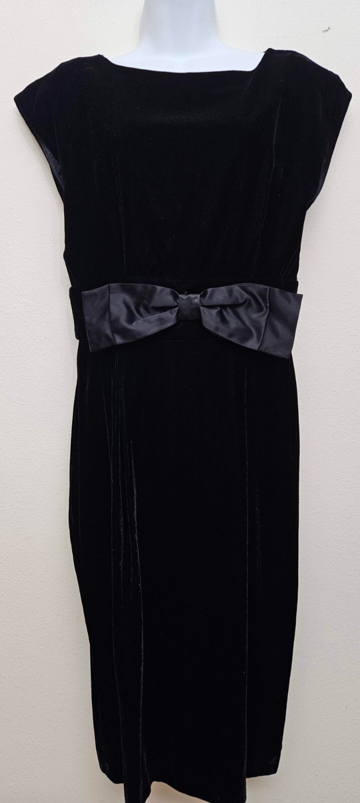 Vintage Solid Black Velvet Lloyd Williams Pencil Dress Small 6 Lined Sleeveless