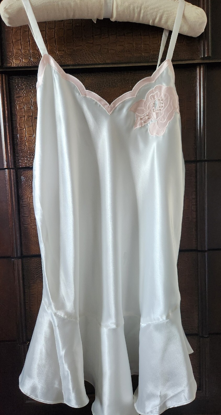 Vtg 80’s Victoria’s Secret White Satin Nightgow W/Pink Flower & Beads Dress! L