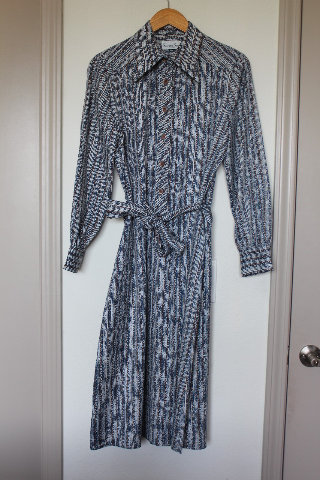 Vintage 70s Schrader Sport Shirt Dress Blue Abstract Stripe Belted Midi Mod M L