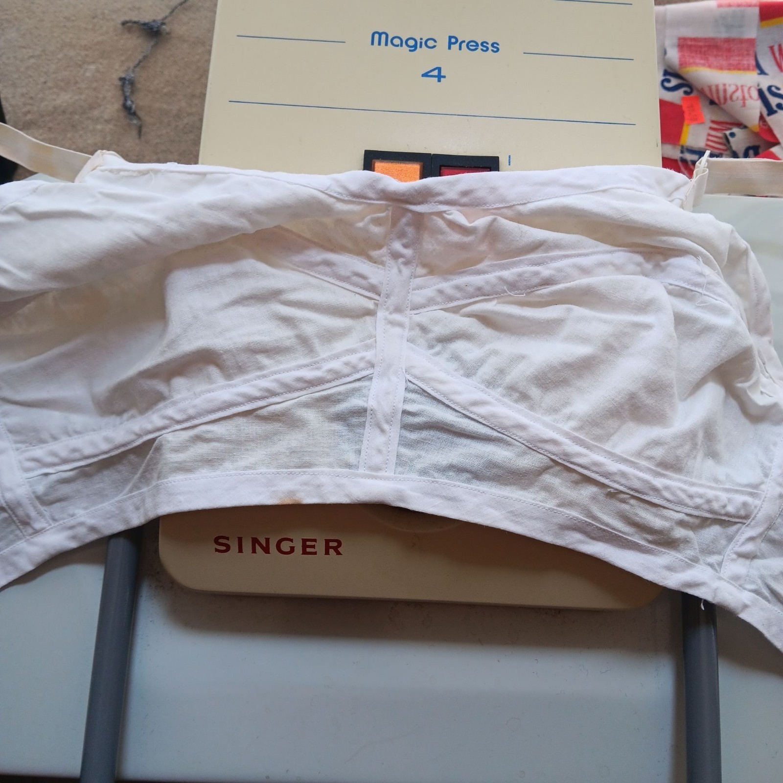 Rockabilly Bra 34C Vintage White Lace MCM With Adjustable Straps & Hook Closure