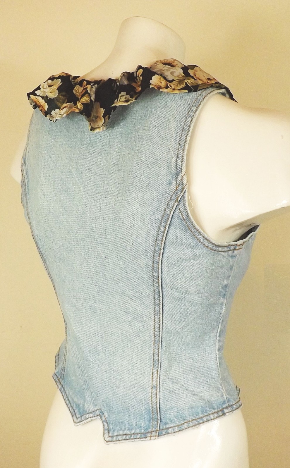 California Concepts Button Front Denim Vest Fitted Vintage Sz S+? Floral Ruffle