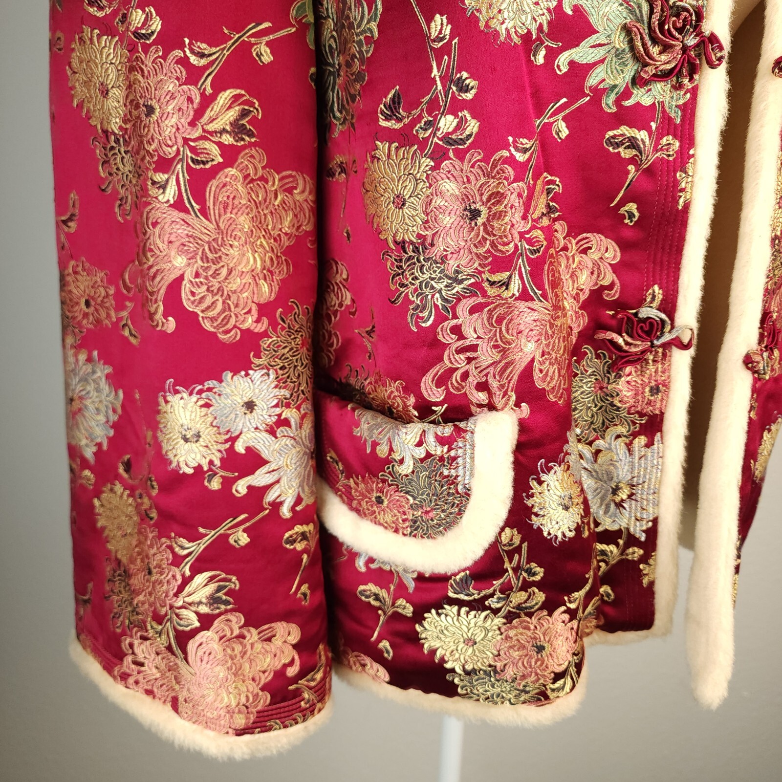 Vintage 70s Asian Mandarin Sherpa Lined Jacket Coat Silk Burgundy Chrysanthemum